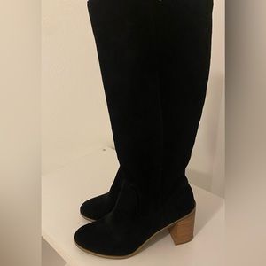 BLACK MID CALF BOOT SIZE 8.5